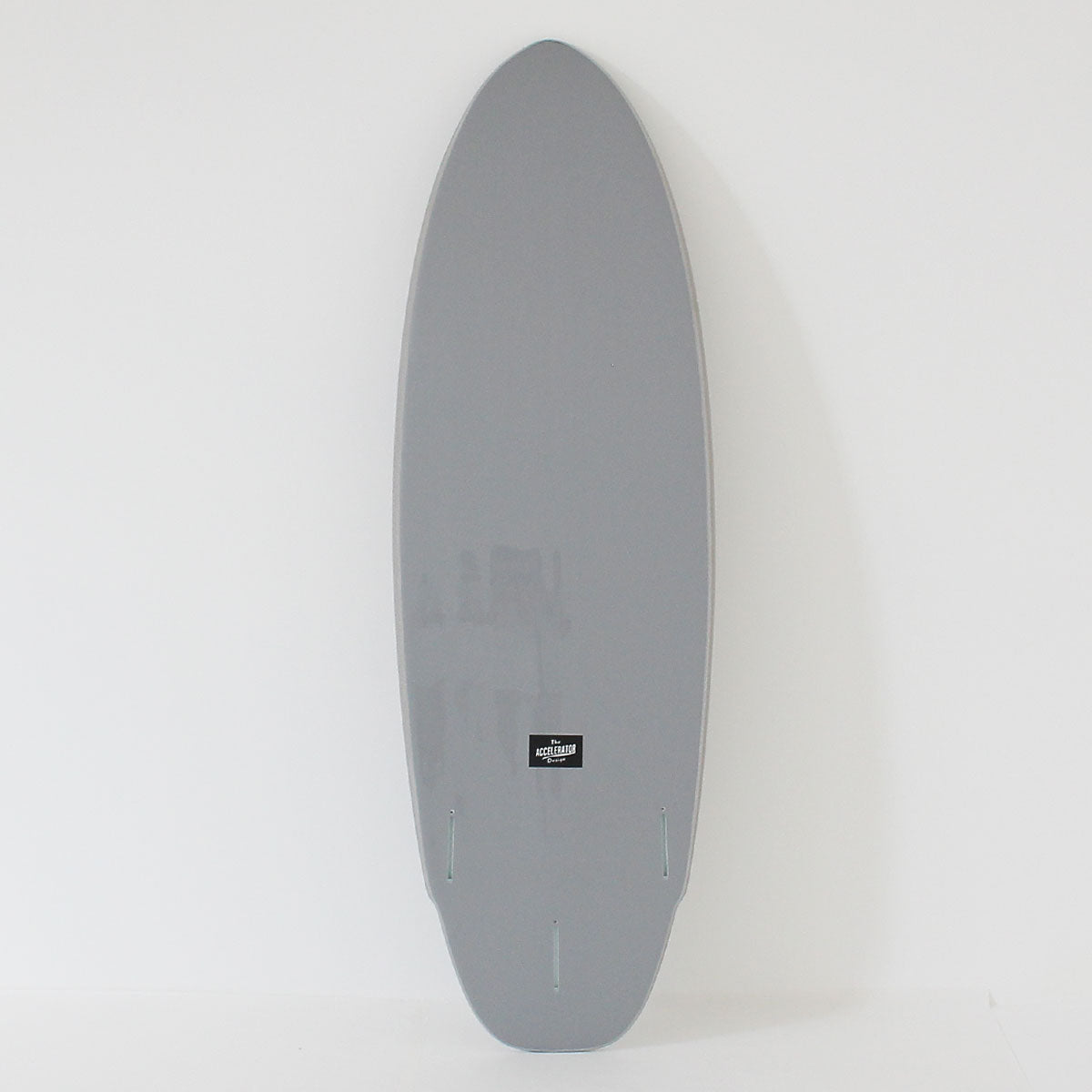 アクセルレーターサーフボード ソフトボード 5’10” 36L グレー EVA素材 TRI FUTUREフィン仕様