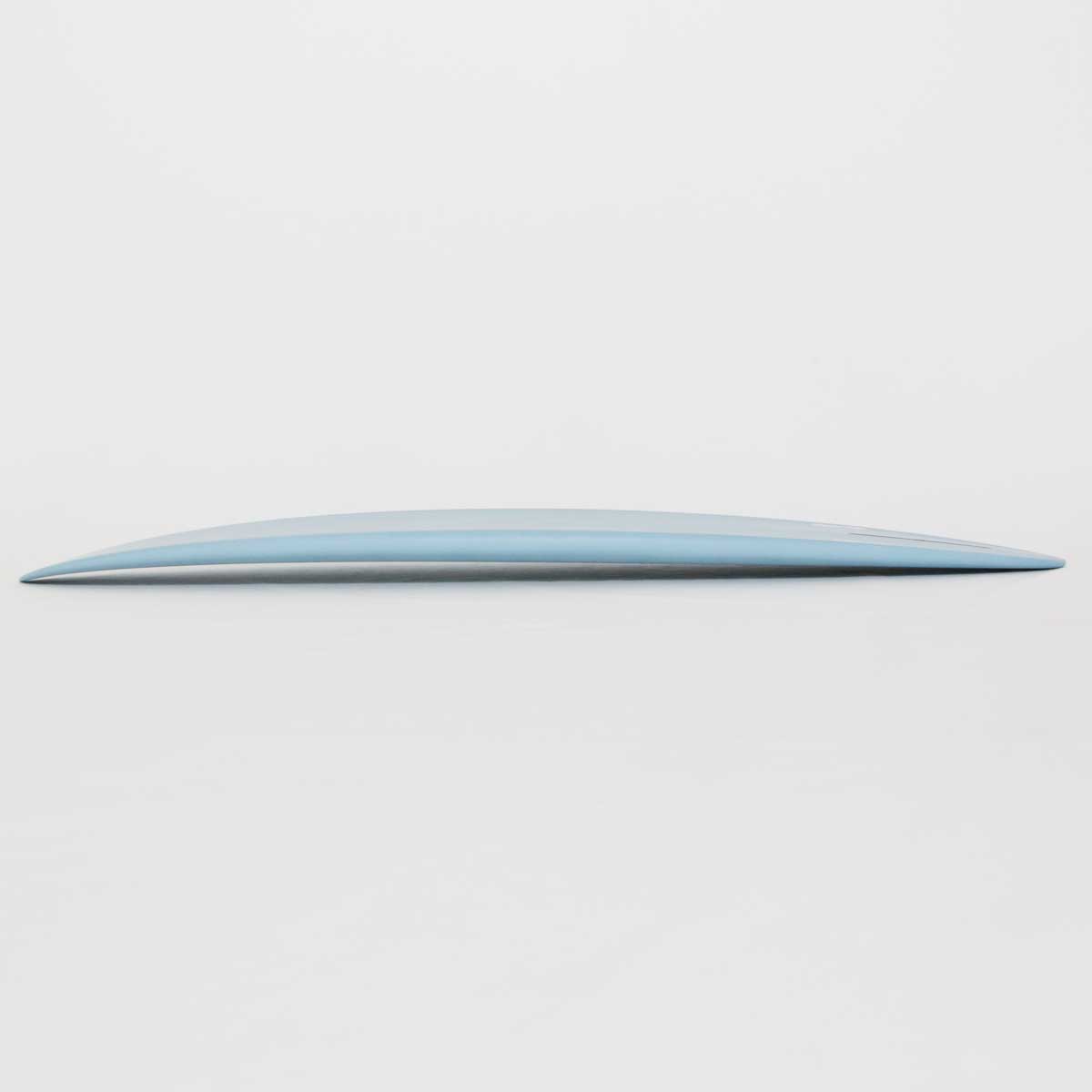 Accelerator SurfboardsのMID 6'6" HOMYモデル。パウダーブルーのPU素材を使用したミッドレングスサーフボード。