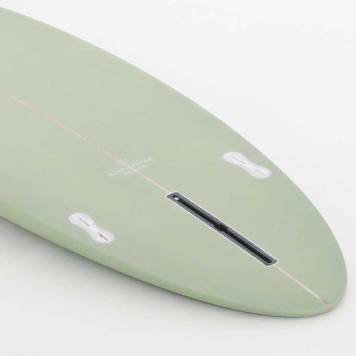 Accelerator SurfboardsのMID 6'6" HOMYモデル。モスグリーンのPU素材を使用したミッドレングスサーフボード。