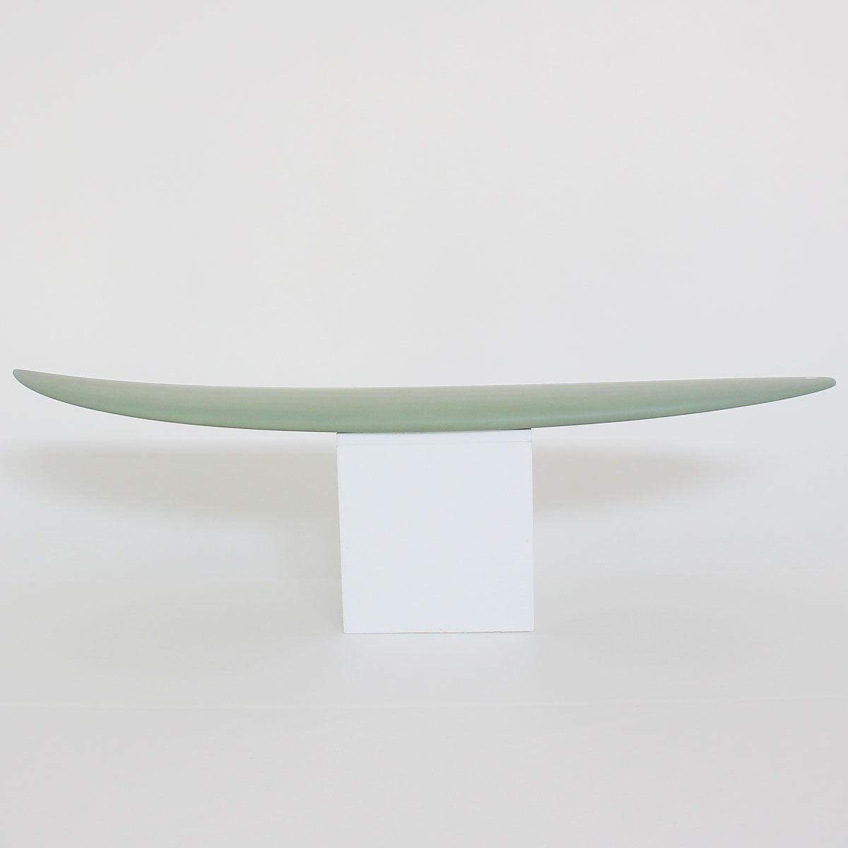 Accelerator SurfboardsのMID 7'0" HOMYモデル。モスグリーンのPU素材を使用したミッドレングスサーフボード。