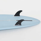Accelerator SurfboardsのMID 6'6" HOMYモデル。パウダーブルーのPU素材を使用したミッドレングスサーフボード。