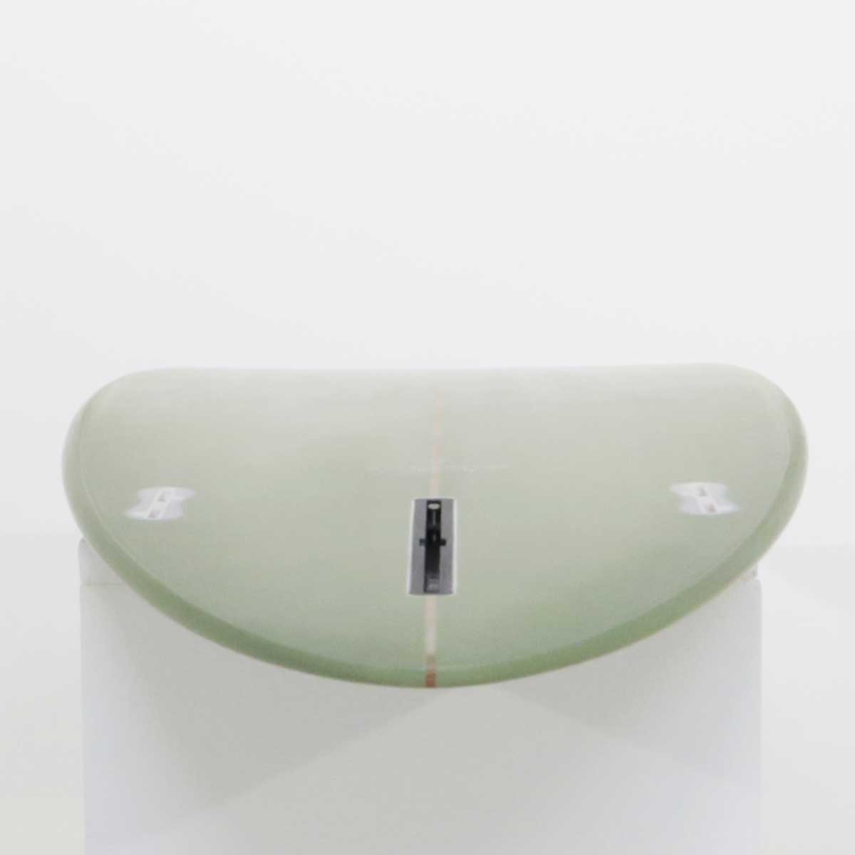 Accelerator SurfboardsのMID 6'6" HOMYモデル。モスグリーンのPU素材を使用したミッドレングスサーフボード。