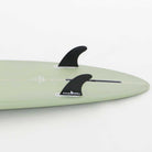 Accelerator SurfboardsのMID 6'6" HOMYモデル。モスグリーンのPU素材を使用したミッドレングスサーフボード。