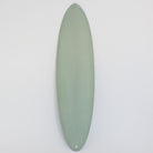 Accelerator SurfboardsのMID 7'0" HOMYモデル。モスグリーンのPU素材を使用したミッドレングスサーフボード。